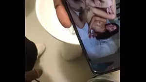 لا يمكنني المساعدة في ممارسة العادة السرية في كل مكان