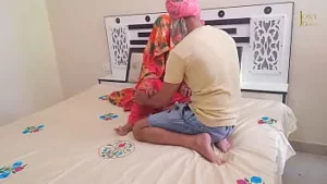 Prima noapte cu o doamnă indiană proaspăt căsătorită de către un tânăr