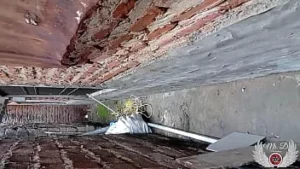Catturato dalla finestra. scopro una cagna arrapata che si masturba e guarda porno, le faccio succhiare il cazzo e la scopo senza sella