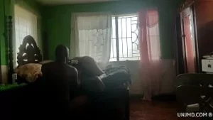 Pastorul meu mă prinde că-mi trag sora din biserică în camera de rugăciune și așteaptă până terminăm, apoi șantajează-o să-i dea o treabă, altfel ne-ar dezvălui, așa că i-am spus să o facă.